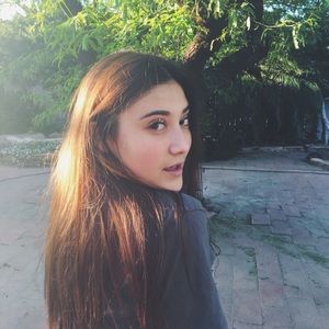 Meet your Posher, Cari